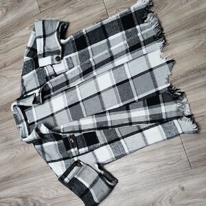 Sassy Black Gray White Plaid Flannel Button Down Shacket Women's Medium Jacket